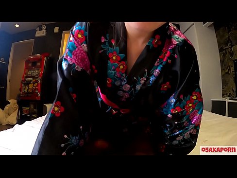 ❤️ Ko te kotiro cosplay rangatahi e pai ana ki te moe wahine ki te korikori me te pupuhi i roto i te wahine hoiho me te pupuhi. Kotiro Ahia he Topanga puhuruhuru me te tits ataahua i roto i nga kakahu Japanese tuku iho i roto i te ataata runaruna e whakaatu ana i te titoo me nga taonga taakaro Fuck. Sakura 3 OSAKAORN. Karekau whakaeneene i a matou ❌❤